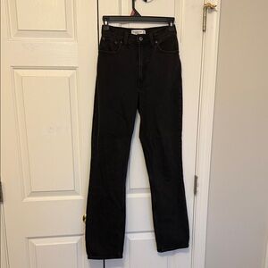 Abercrombie The 90s Straight Ultra High Rise Black Jeans Size 26 | 2R